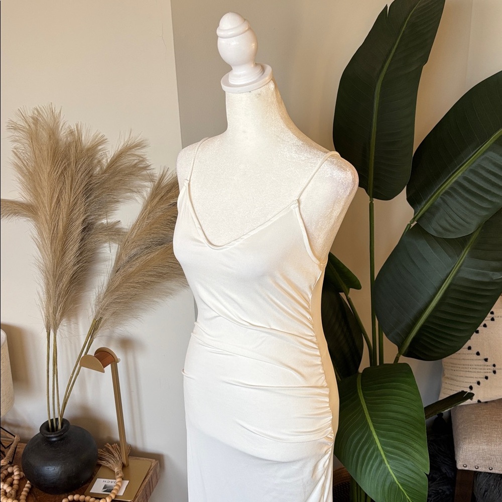 💃🏽🤍 NWT Ribbed Midi Ruffle Dress Sz M🤍💃🏽 - Picture 6 of 14